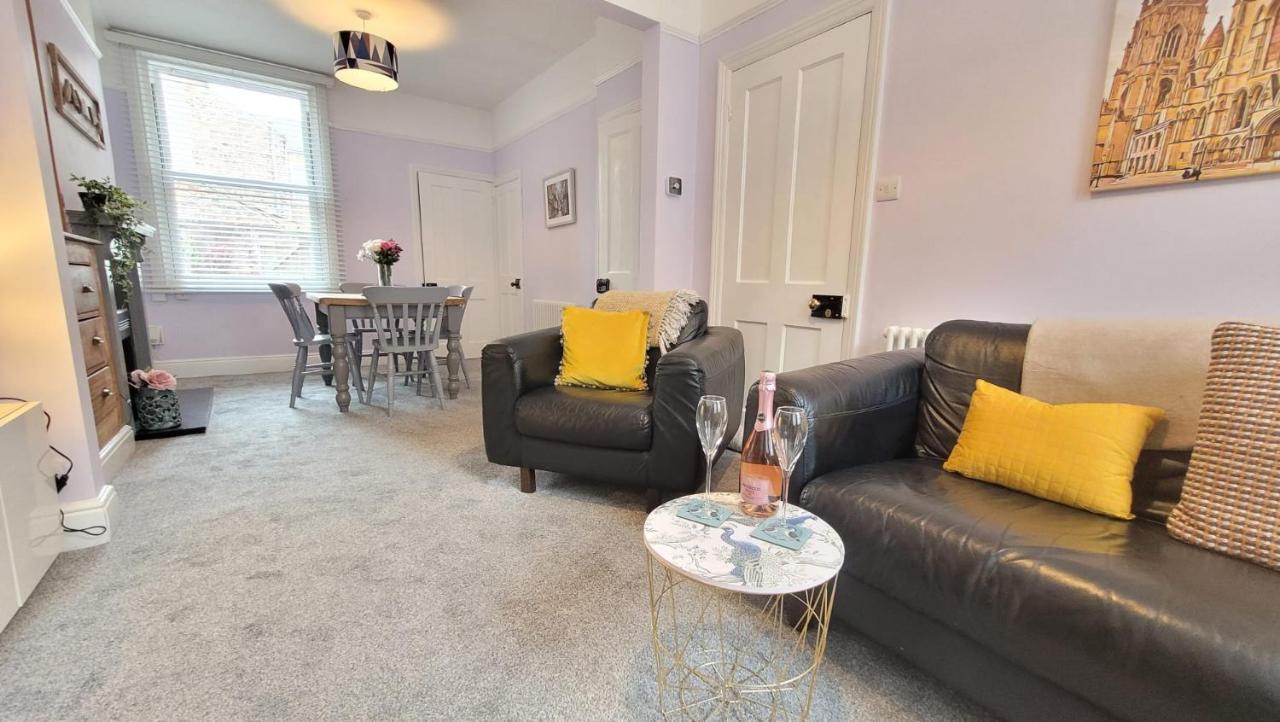 Hartoft St - 2 Bed Near River York Exterior foto