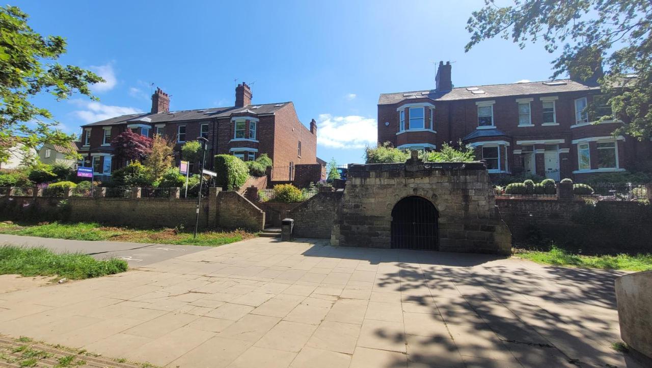 Hartoft St - 2 Bed Near River York Exterior foto
